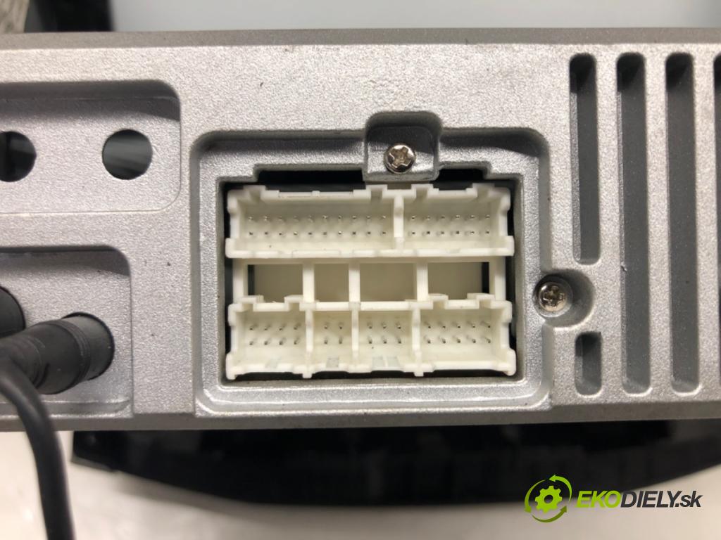 FORD FOCUS III Turnier 2010 - 2022    1.0 EcoBoost 92 kW [125 KM] benzyna 2012 - 2022  RADIO Navigácia  (Audio zariadenia)