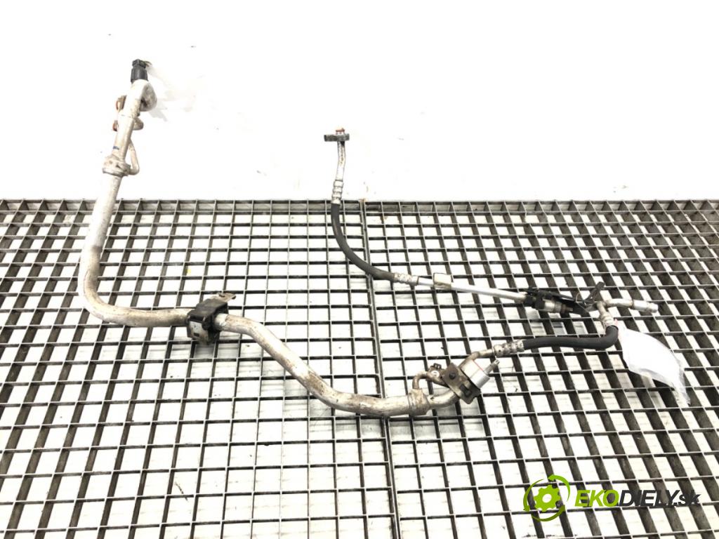 FORD FOCUS III Turnier 2010 - 2022    1.0 EcoBoost 92 kW [125 KM] benzyna 2012 - 2022  rúrka klimatizácie  (Rúrky klimatizácie)