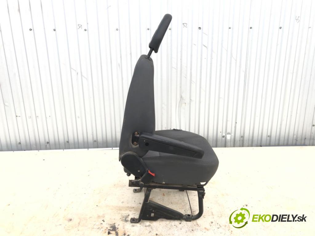 RENAULT MASTER II Autobus (JD) 1998 - 2022    2.8 dTI 84 kW [114 KM] olej napędowy 1998 - 2001  Sedadlo ľavy  (Sedačky, sedadlá)