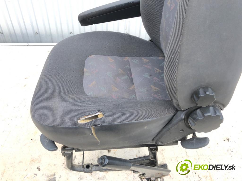 RENAULT MASTER II Autobus (JD) 1998 - 2022    2.8 dTI 84 kW [114 KM] olej napędowy 1998 - 2001  Sedadlo ľavy  (Sedačky, sedadlá)