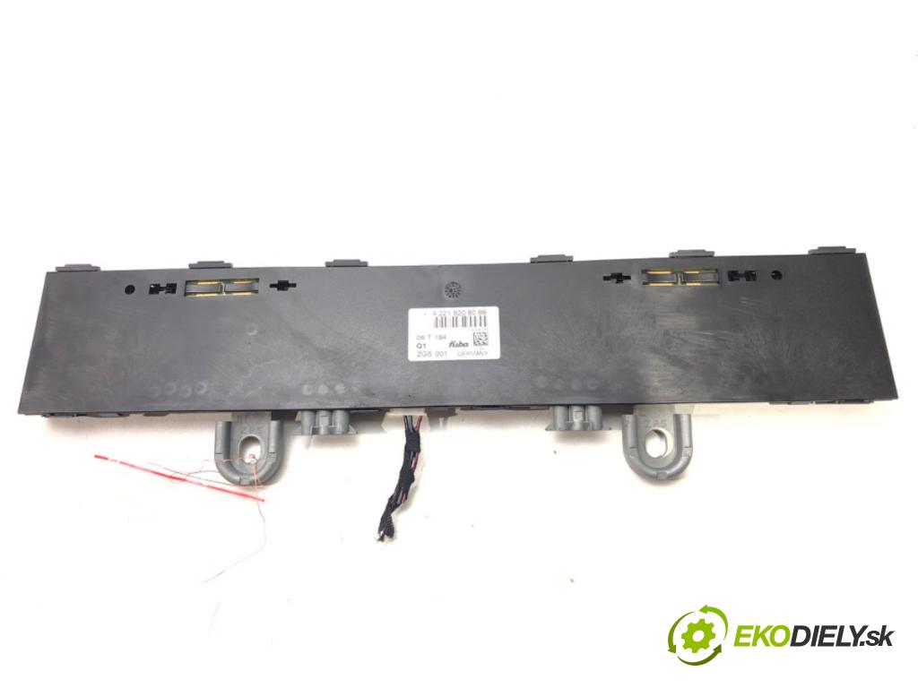 MERCEDES-BENZ KLASA S (W221) 2005 - 2013    S 500 4-matic (221.086, 221.186) 285 kW [388 KM] b  Zosilňovač Antenní: A2218208089 (Zosilňovače)