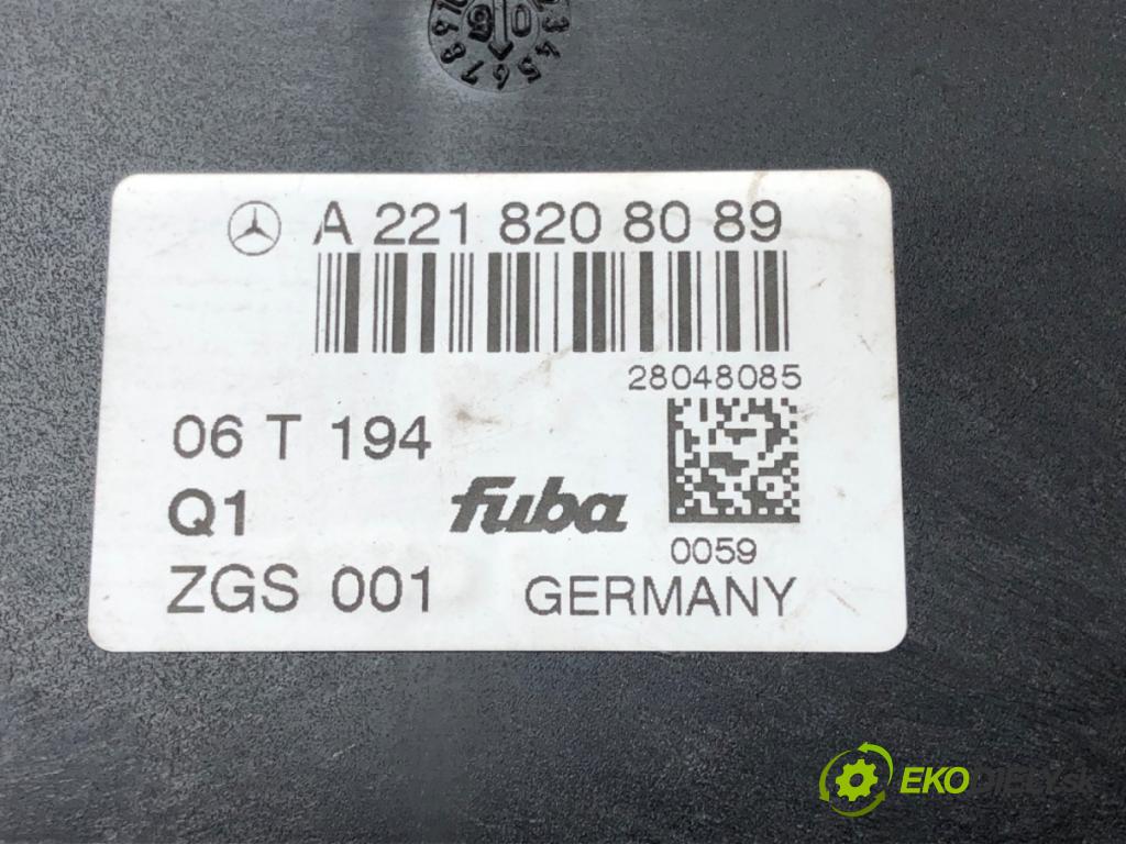 MERCEDES-BENZ KLASA S (W221) 2005 - 2013    S 500 4-matic (221.086, 221.186) 285 kW [388 KM] b  Zosilňovač Antenní: A2218208089 (Zosilňovače)