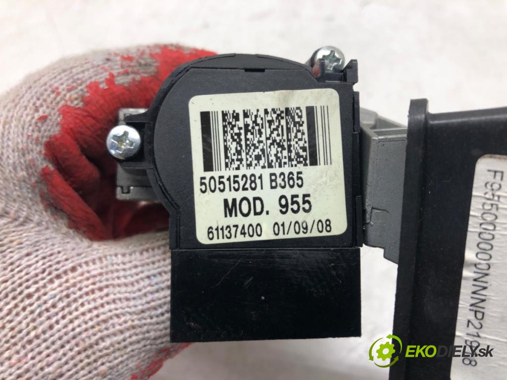 ALFA ROMEO MITO (955_) 2008 - 2018    1.6 JTDM (955AXC1B) 88 kW [120 KM] olej napędowy 2  spinačka 50515281 (Spínacie skrinky a kľúče)