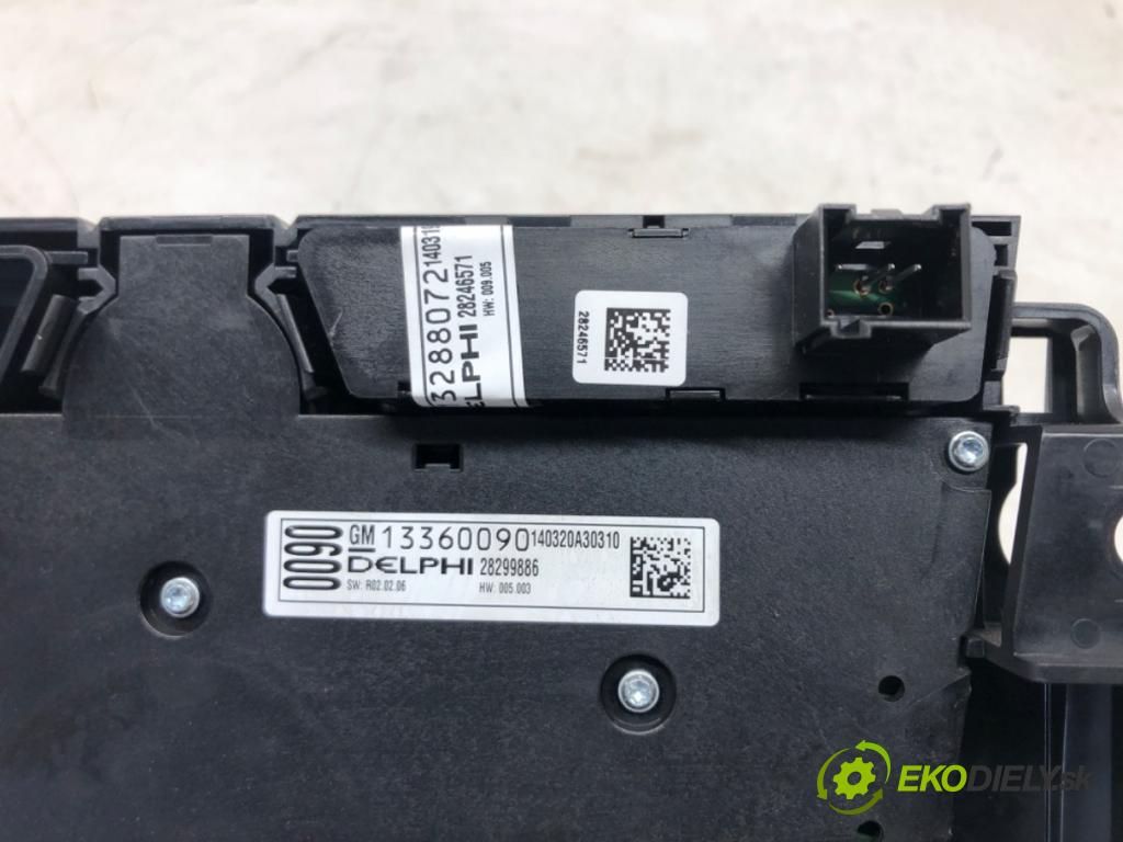 OPEL ASTRA J (P10) 2009 - 2015    1.7 CDTI (68) 81 kW [110 KM] olej napędowy 2009 -   Panel ovládania radia 13360090 (Prepínače, spínače, tlačidlá a ovládače kúrenia)
