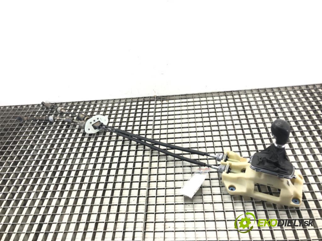 HYUNDAI i30 (GD) 2011 - 2022    1.6 88 kW [120 KM] benzyna 2012 - 2016  Kulisa  (Rýchlostné páky / kulisy)