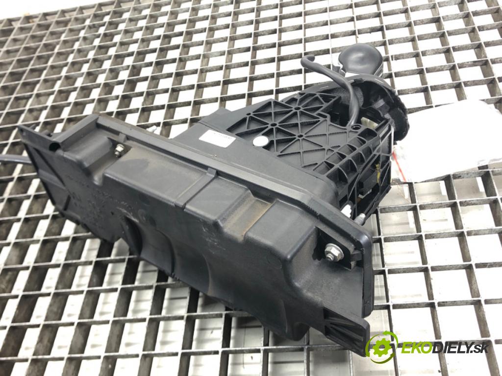 VW SCIROCCO III (137, 138) 2008 - 2017    1.4 TSI 118 kW [160 KM] benzyna 2008 - 2017  Kulisa 1K1713025AD (Rýchlostné páky / kulisy)