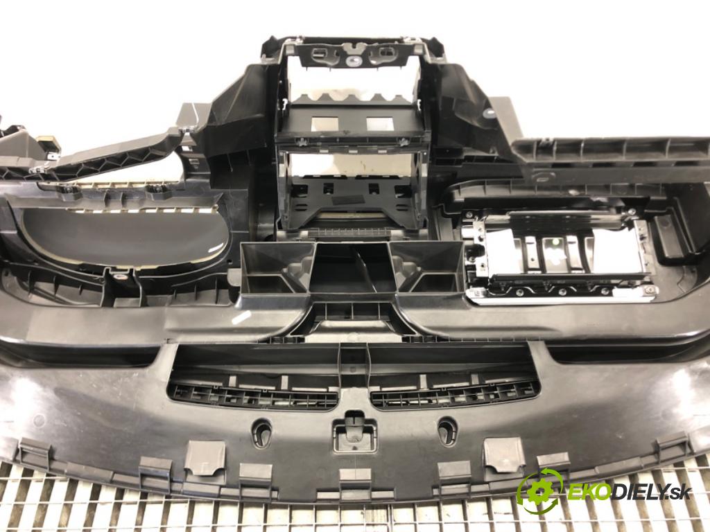 VW GOLF VI Variant (AJ5) 2009 - 2014    1.6 TDI 77 kW [105 KM] olej napędowy 2009 - 2013  Palubná doska  (Palubné dosky)