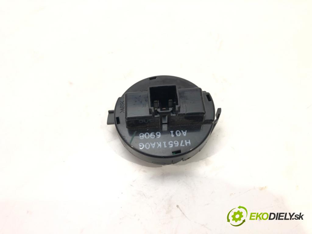 MAZDA CX-5 (KE, GH) 2011 - 2017    2.5 141 kW [192 KM] benzyna 2015 - 2017  Odpor, rezistor kúrenia vzduchu H7651KA0G (Odpory (rezistory) kúrenia)