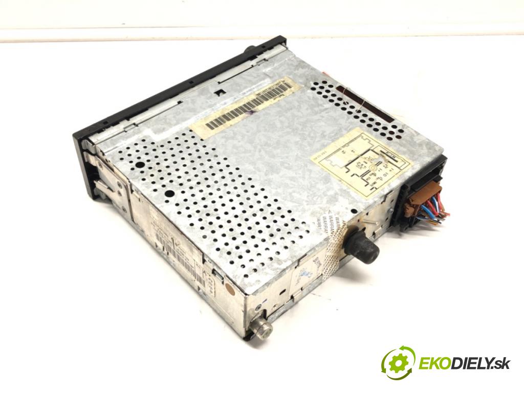 VW BORA I (1J2) 1998 - 2013    1.9 TDI 85 kW [115 KM] olej napędowy 1998 - 2002  RADIO 1J0035153 (Audio zariadenia)