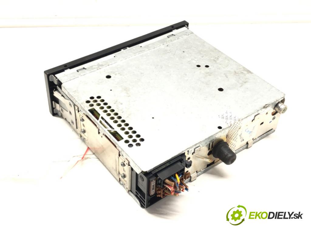 VW BORA I (1J2) 1998 - 2013    1.9 TDI 85 kW [115 KM] olej napędowy 1998 - 2002  RADIO 1J0035153 (Audio zariadenia)