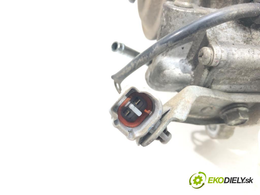 TOYOTA AURIS (_E15_) 2006 - 2012    1.4 D-4D (NDE150_) 66 kW [90 KM] olej napędowy 200  Obal filtra paliva  (Obaly filtrov paliva)