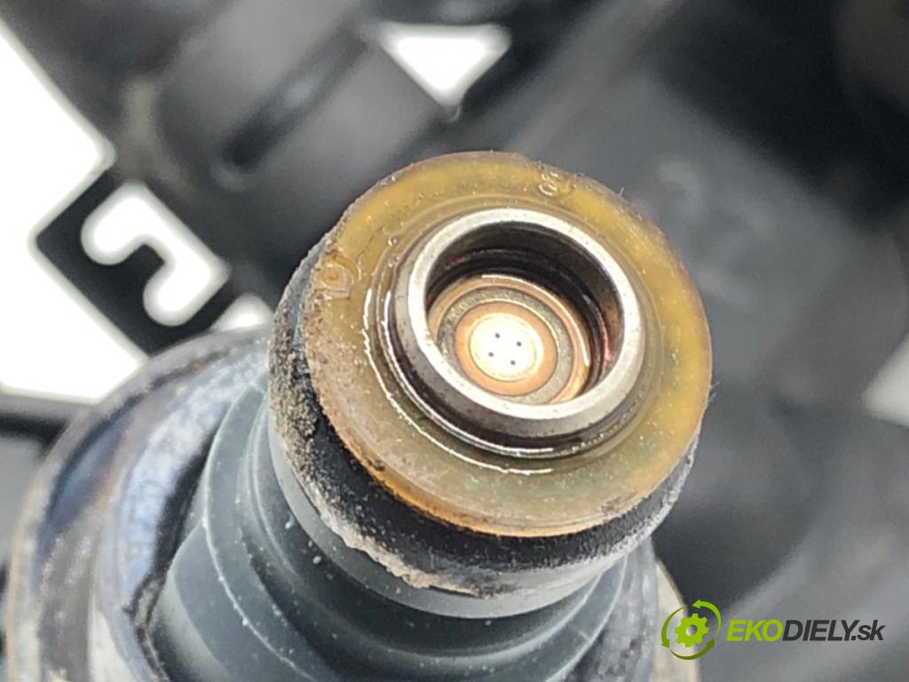 SEAT AROSA (6H1) 1997 - 2004    1.0 37 kW [50 KM] benzyna 1997 - 2004  Lišta vstrekovacia Vstrekovacie ventily 030906031J (Vstrekovacie lišty)