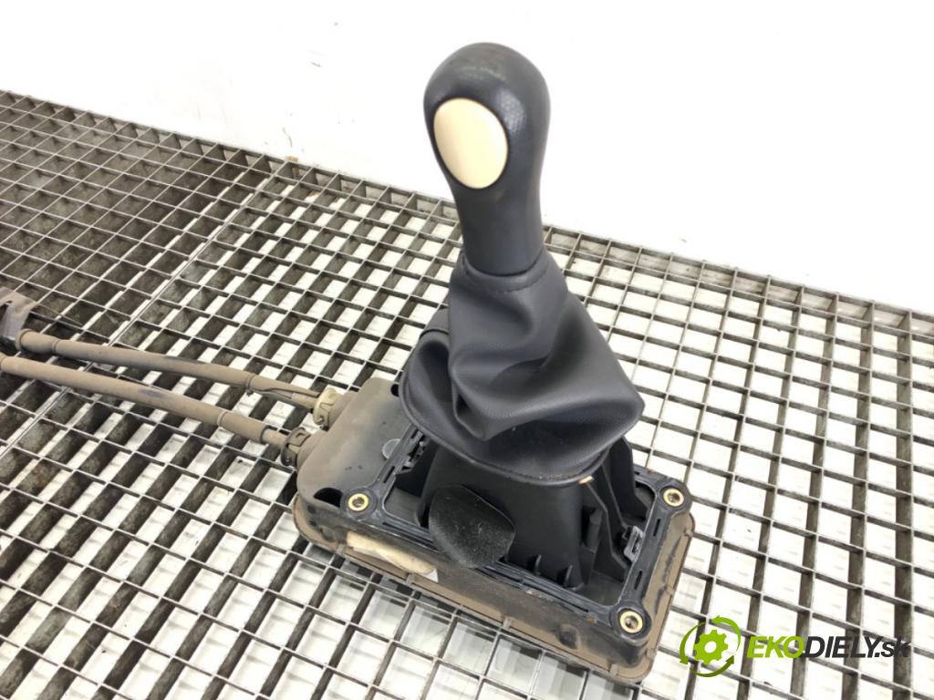 NISSAN MICRA III (K12) 2002 - 2010    1.2 16V 48 kW [65 KM] benzyna 2003 - 2010  Kulisa 34108AX215 (Rýchlostné páky / kulisy)