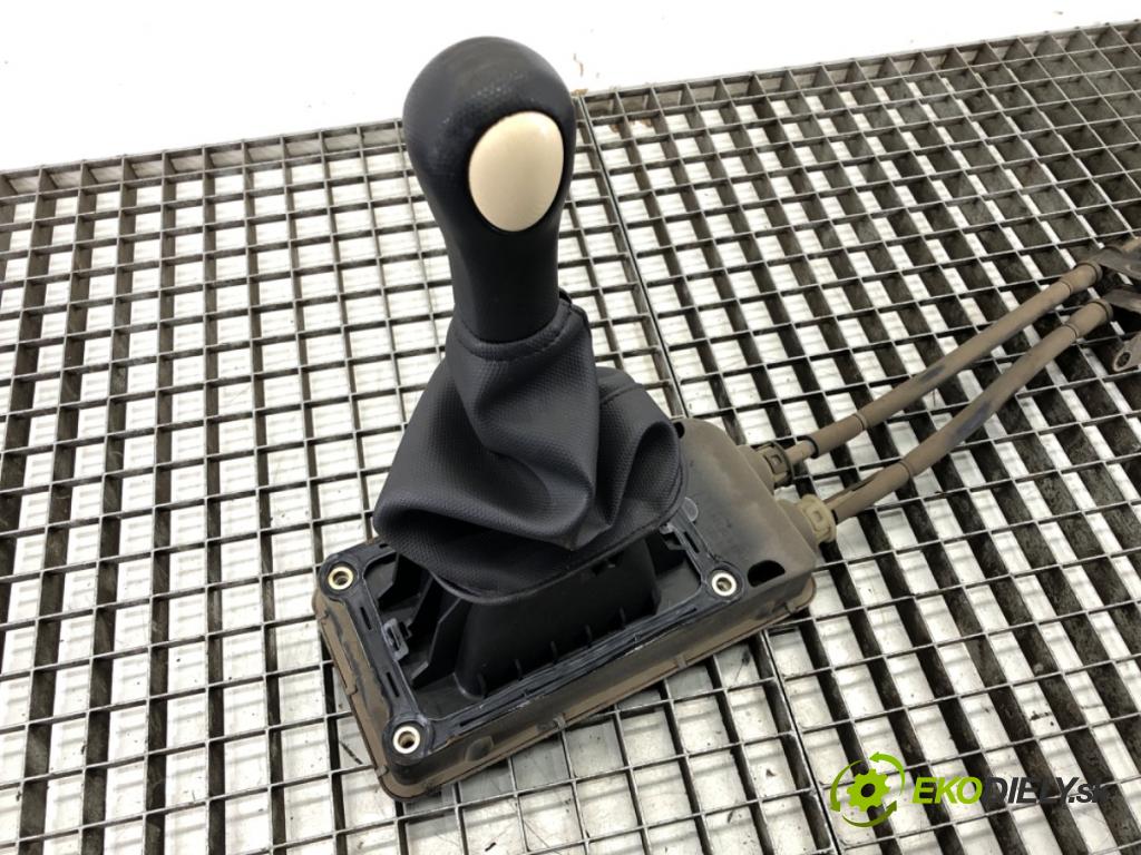 NISSAN MICRA III (K12) 2002 - 2010    1.2 16V 48 kW [65 KM] benzyna 2003 - 2010  Kulisa 34108AX215 (Rýchlostné páky / kulisy)