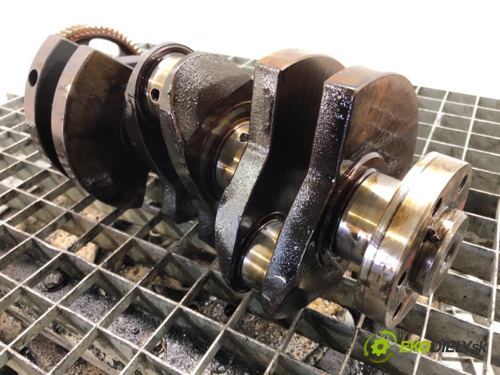 VW POLO (9N_, 9A_) 2001 - 2014    1.2 12V 47 kW [64 KM] benzyna 2001 - 2007  Kardaň, hriadeľ KLIKA: 03DD (Ostatné)