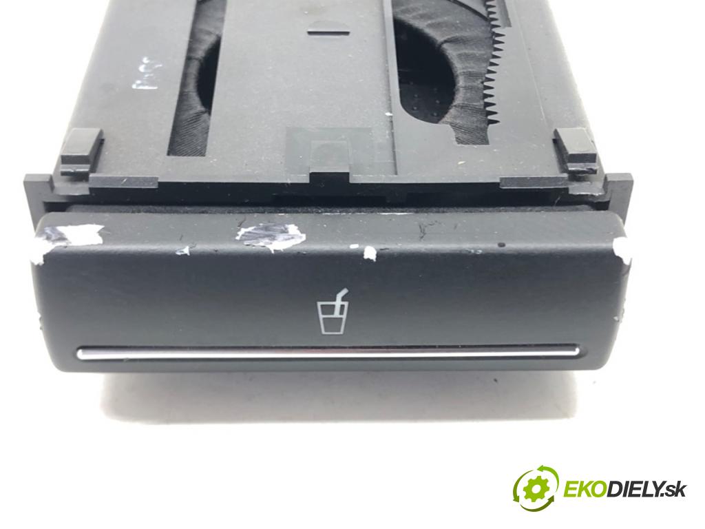 AUDI A3 (8P1) 2003 - 2013    1.6 75 kW [102 KM] benzyna 2003 - 2012  Držiak na nápoje 8P0862534C (Úchyty, držiaky na nápoje)