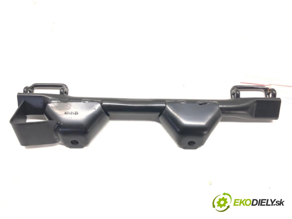 SEAT EXEO (3R2) 2008 - 2013    1.8 TSI 118 kW [160 KM] benzyna 2010 - 2013  Uchytenie ISOFIX ľave 8E0813545B