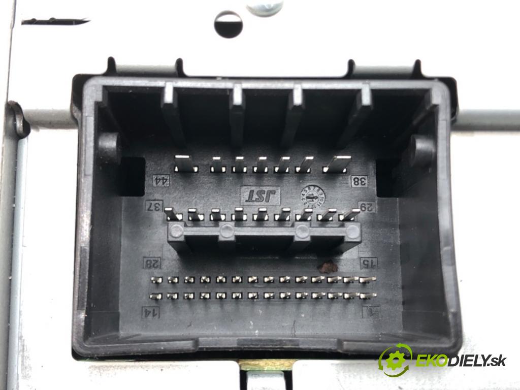 OPEL INSIGNIA A Sports Tourer (G09) 2008 - 2017    2.0 CDTI (35) 118 kW [160 KM] olej napędowy 2008 -  RADIO 22836293 (Audio zariadenia)