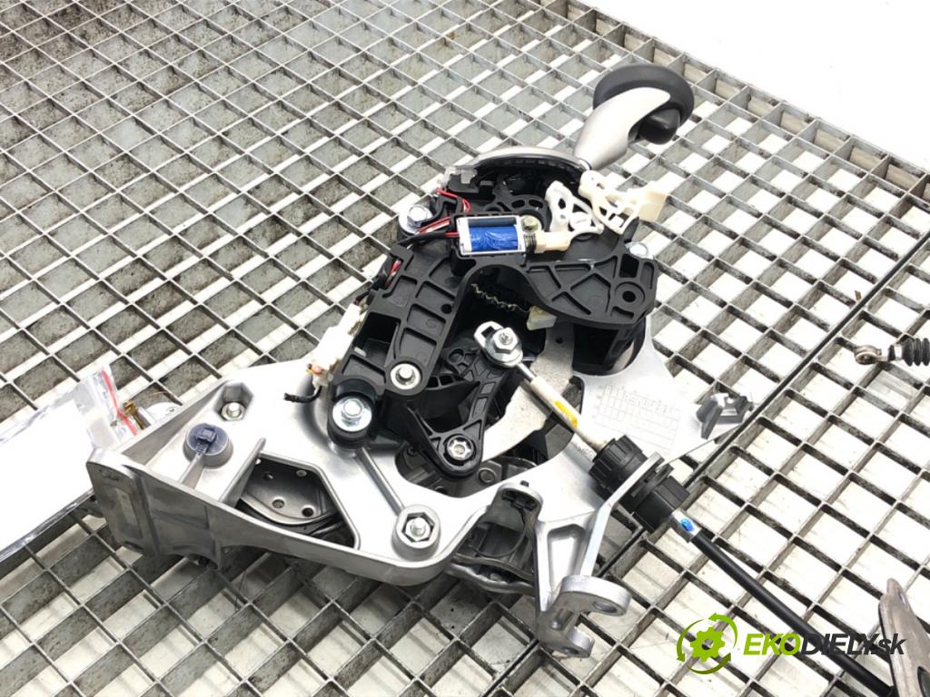 HONDA CIVIC VIII sedan (FD, FA) 2005 - 2022    1.3 IMA (FA3, FD3) 70 kW [95 KM] Hybryda silnik be  Kulisa  (Rýchlostné páky / kulisy)