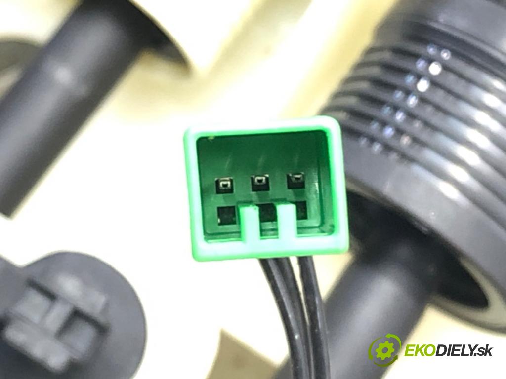 VOLVO V40 liftback (525, 526) 2012 - 2022    D2 88 kW [120 KM] olej napędowy 2015 - 2018  Kulisa 31325597 (Rýchlostné páky / kulisy)