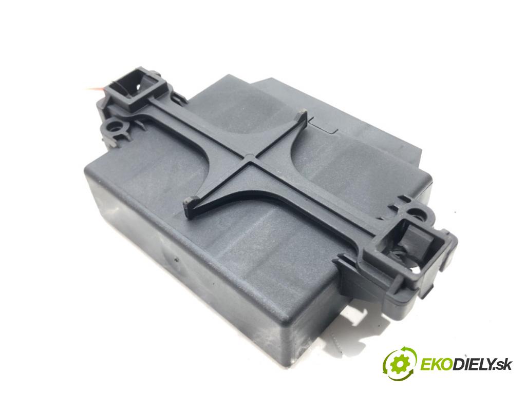 VOLVO V40 liftback (525, 526) 2012 - 2022    D2 88 kW [120 KM] olej napędowy 2015 - 2018  Modul PDC 31423948 (Ostatné)
