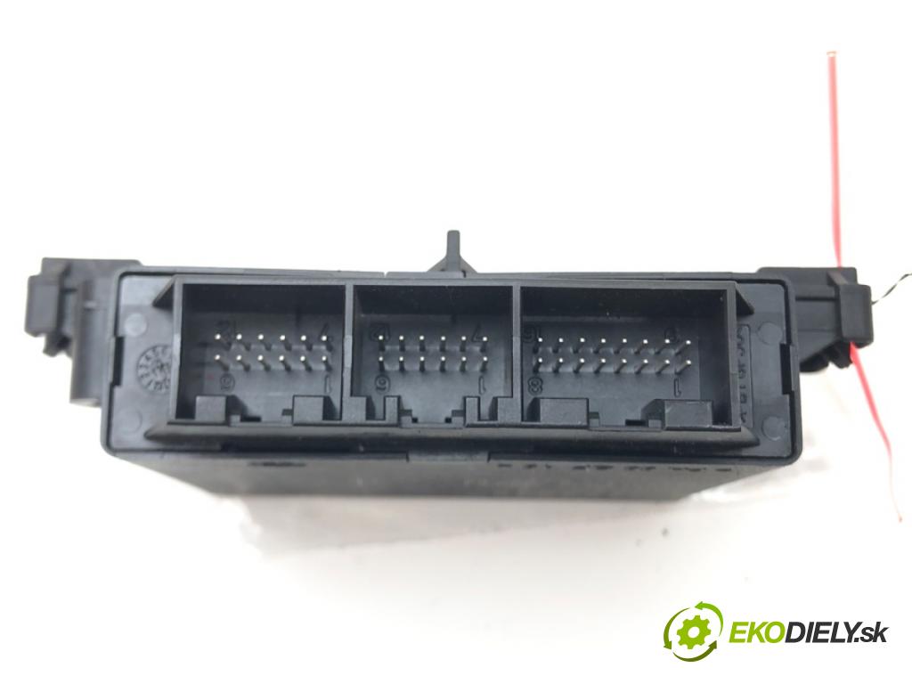 VOLVO V40 liftback (525, 526) 2012 - 2022    D2 88 kW [120 KM] olej napędowy 2015 - 2018  Modul PDC 31423948 (Ostatné)