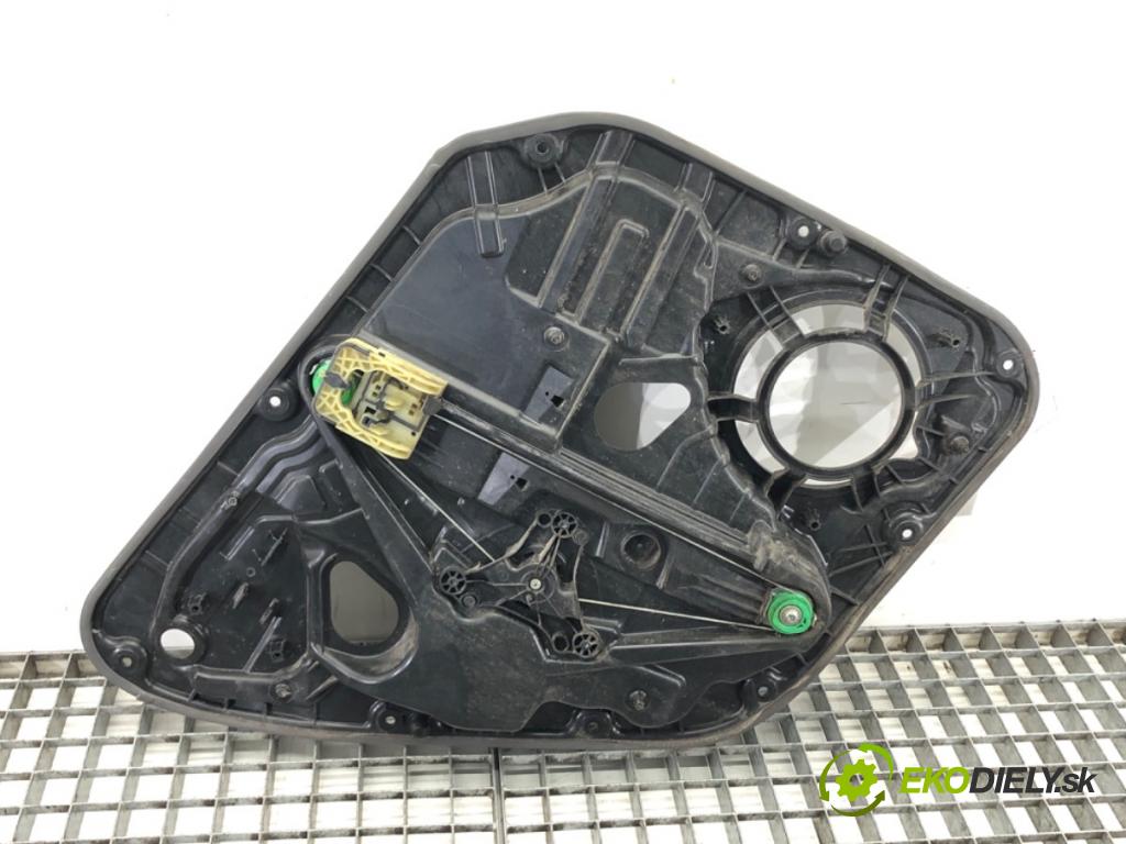 VOLVO V40 liftback (525, 526) 2012 - 2022    D2 88 kW [120 KM] olej napędowy 2015 - 2018  mechanismus okna pravý zadní část 