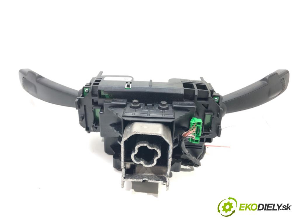 VOLVO V40 liftback (525, 526) 2012 - 2022    D2 88 kW [120 KM] olej napędowy 2015 - 2018  Prepínač kombinovaný 31456030 (Prepínače, spínače, tlačidlá a ovládače kúrenia)