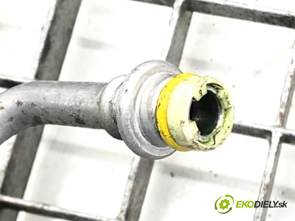 VOLVO V40 liftback (525, 526) 2012 - 2022    D2 88 kW [120 KM] olej napędowy 2015 - 2018  rúrka klimatizácie  (Rúrky klimatizácie)