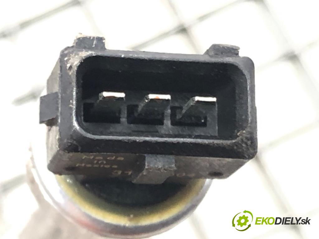 VOLVO V40 liftback (525, 526) 2012 - 2022    D2 88 kW [120 KM] olej napędowy 2015 - 2018  rúrka klimatizácie  (Rúrky klimatizácie)