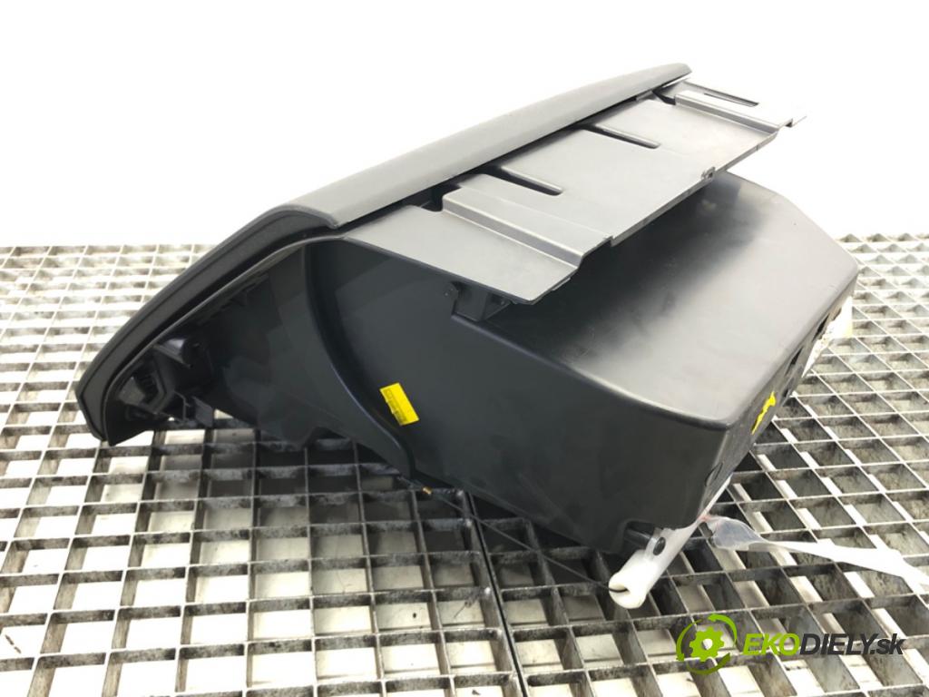 VOLVO V40 liftback (525, 526) 2012 - 2022    D2 88 kW [120 KM] olej napędowy 2015 - 2018  Priehradka, kastlík spolujazdca  (Priehradky, kastlíky)