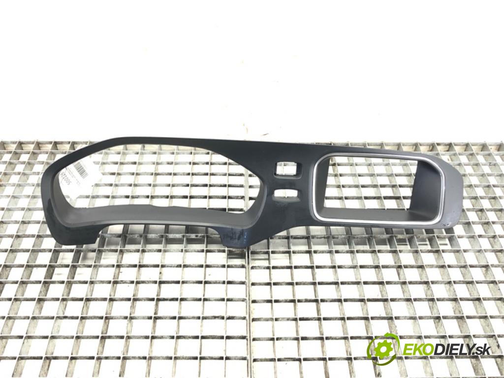 VOLVO V40 liftback (525, 526) 2012 - 2022    D2 88 kW [120 KM] olej napędowy 2015 - 2018  Rámček prístrojovky 31393107