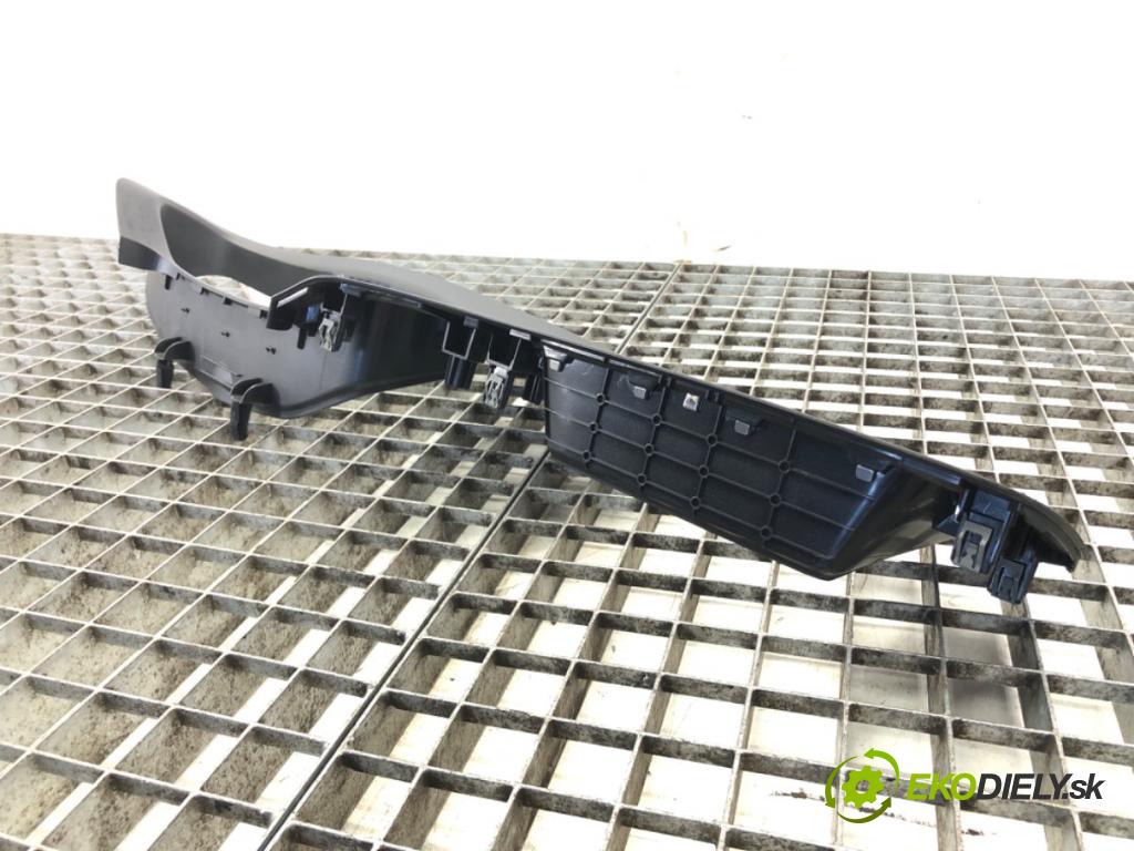 VOLVO V40 liftback (525, 526) 2012 - 2022    D2 88 kW [120 KM] olej napędowy 2015 - 2018  Rámček prístrojovky 31393107