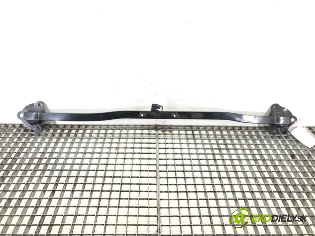 VOLVO V40 liftback (525, 526) 2012 - 2022    D2 88 kW [120 KM] olej napędowy 2015 - 2018  STRUT: (ventilov):  (Výztuhy přední)