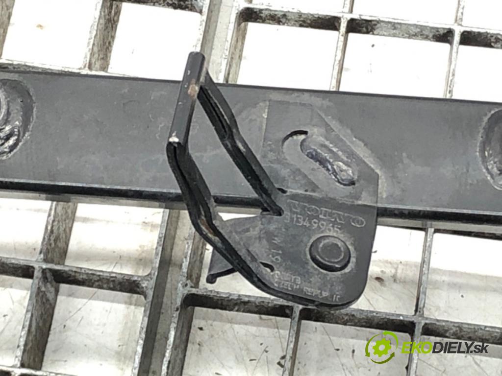 VOLVO V40 liftback (525, 526) 2012 - 2022    D2 88 kW [120 KM] olej napędowy 2015 - 2018  STRUT: (ventilov):  (Výztuhy přední)