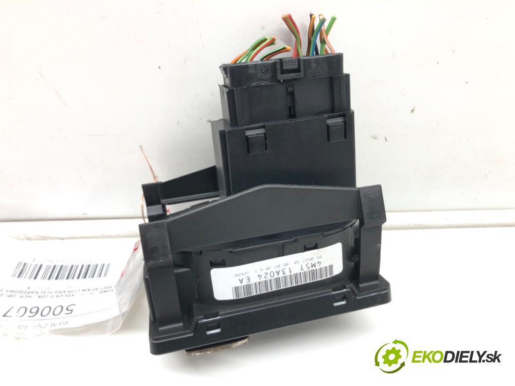 FORD FOCUS II (DA_, HCP, DP) 2004 - 2013    1.6 TDCi 80 kW [109 KM] olej napędowy 2004 - 2012  spínač světel 4M5T13A024EA