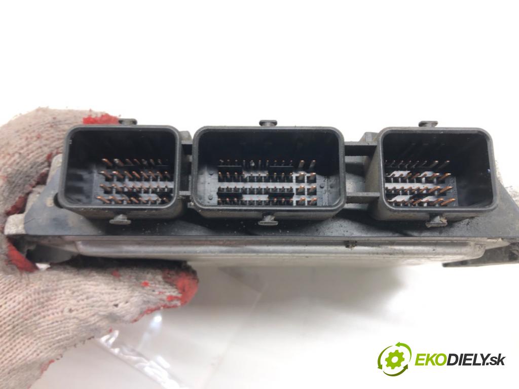 FORD FOCUS II (DA_, HCP, DP) 2004 - 2013    1.6 TDCi 66 kW [90 KM] olej napędowy 2005 - 2012  riadiaca jednotka Motor 4M51-12A650-YE (Riadiace jednotky)