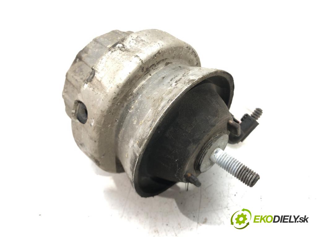 AUDI A6 C6 (4F2) 2004 - 2011    3.2 FSI quattro 188 kW [255 KM] benzyna 2004 - 200  AirBag Motor 4F0199382D (Držiaky motora)