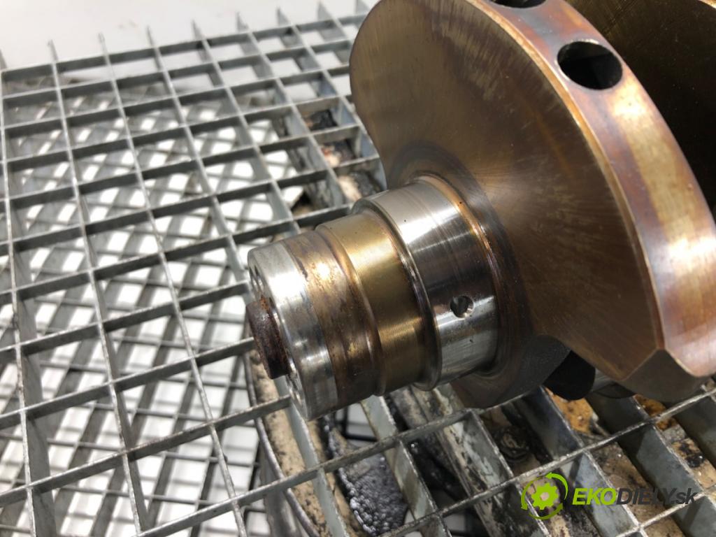 AUDI A6 C6 (4F2) 2004 - 2011    3.2 FSI quattro 188 kW [255 KM] benzyna 2004 - 200  Kardaň, hriadeľ KLIKA: 06E101P (Ostatné)