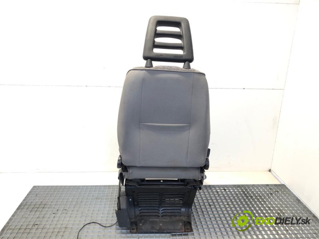 PEUGEOT BOXER Autobus 2005 - 2022    2.0 BlueHDi 160 120 kW [163 KM] olej napędowy 2015  Sedadlo ľavy predný