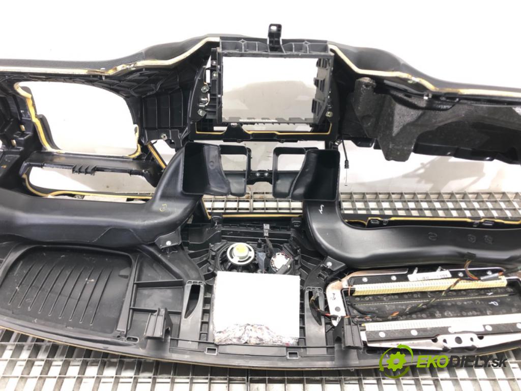 BMW X6 (E71, E72) 2007 - 2014    xDrive 35 i 225 kW [306 KM] benzyna 2008 - 2014  Palubná doska  (Palubné dosky)