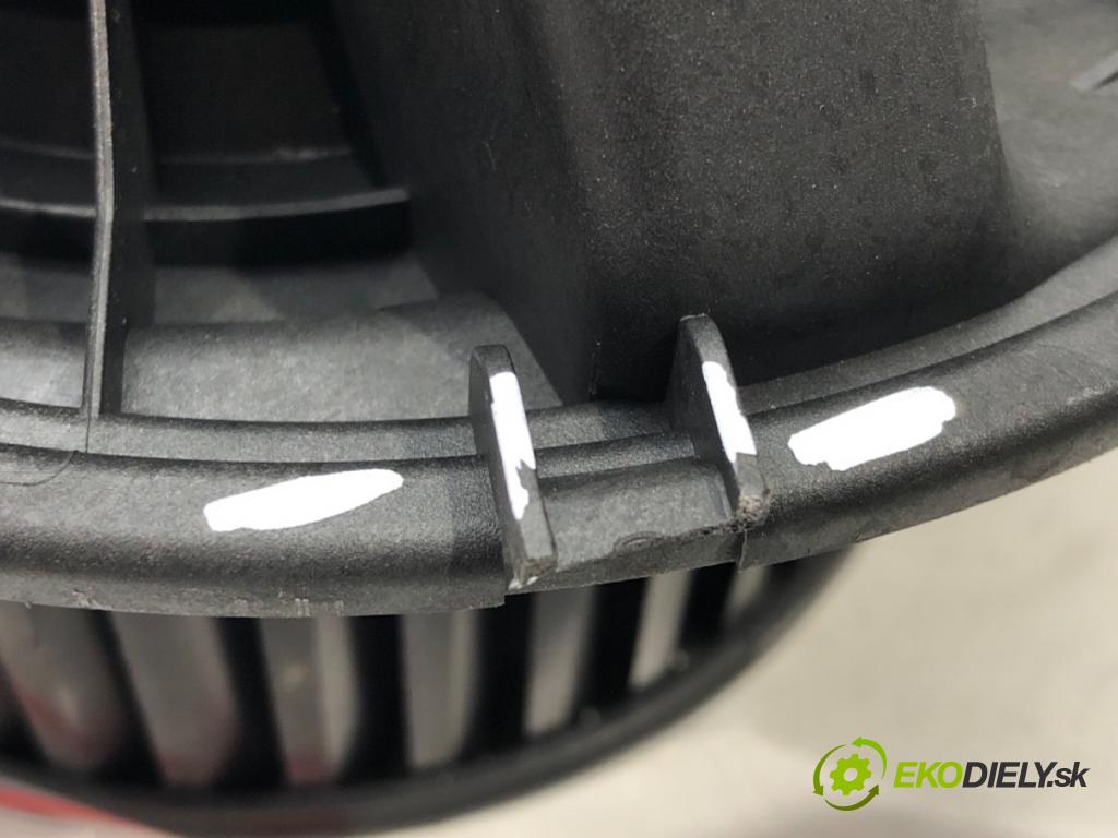 BMW 3 (E90) 2004 - 2012    320 d 120 kW [163 KM] olej napędowy 2004 - 2011  ventilátor kúrenia 6933663