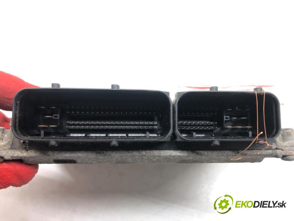 VW GOLF V (1K1) 2003 - 2010    1.6 75 kW [102 KM] benzyna 2004 - 2008  riadiaca jednotka Motor 06A906033CA (Riadiace jednotky)