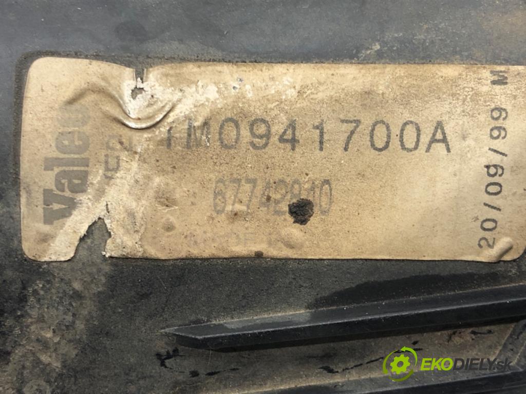 SEAT TOLEDO II (1M2) 1998 - 2006    1.9 TDI 81 kW [110 KM] olej napędowy 1998 - 2004  hmlové svetlo, hmlovka pravý přední část