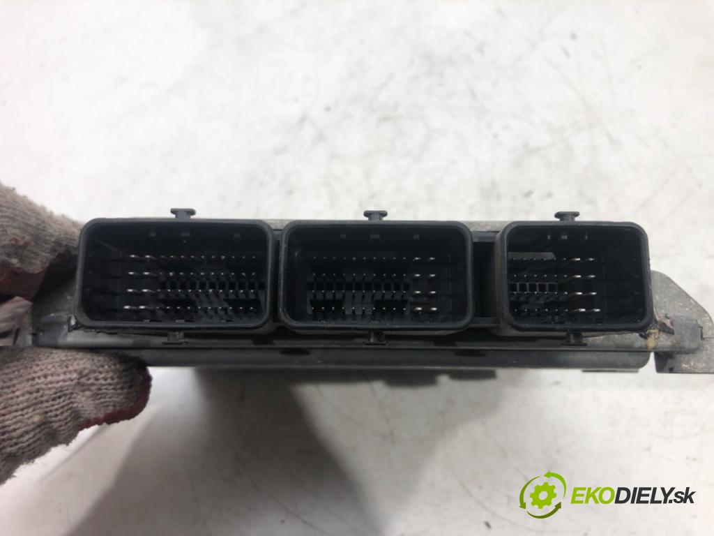 FORD FOCUS C-MAX (DM2) 2003 - 2007    2.0 TDCi 100 kW [136 KM] olej napędowy 2003 - 2007  riadiaca jednotka Motor 4M51-12A650-ZD (Riadiace jednotky)