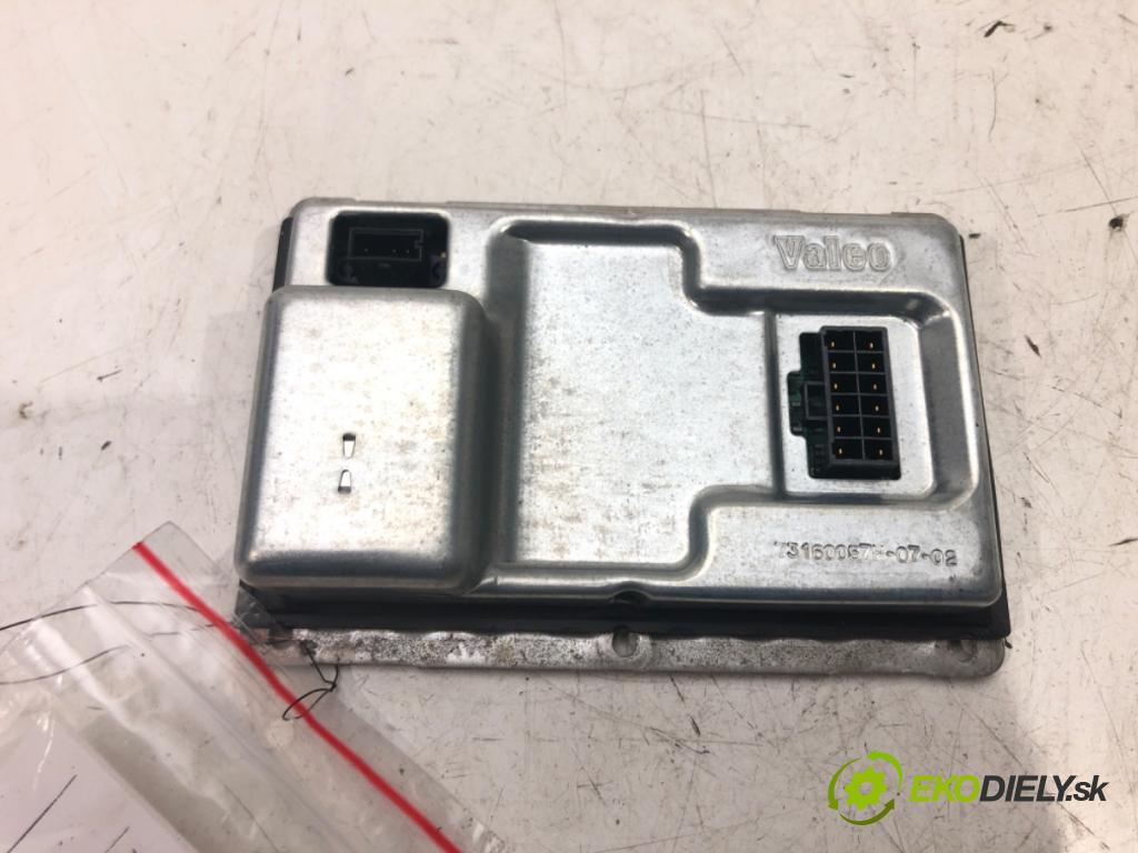 CITROEN C5 I (DC_) 2001 - 2005    2.0 16V (DCRFNC, DCRFNF) 100 kW [136 KM] benzyna 2  Menič XENON 89021219 (Riadiace jednotky xenónu)