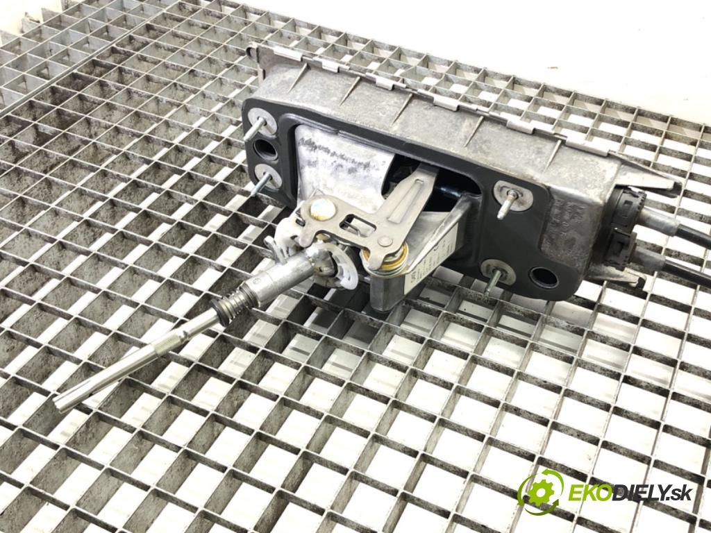 VW GOLF VI (5K1) 2008 - 2014    2.0 TDI 125 kW [170 KM] olej napędowy 2009 - 2012  Kulisa 1K0711049CK (Rýchlostné páky / kulisy)