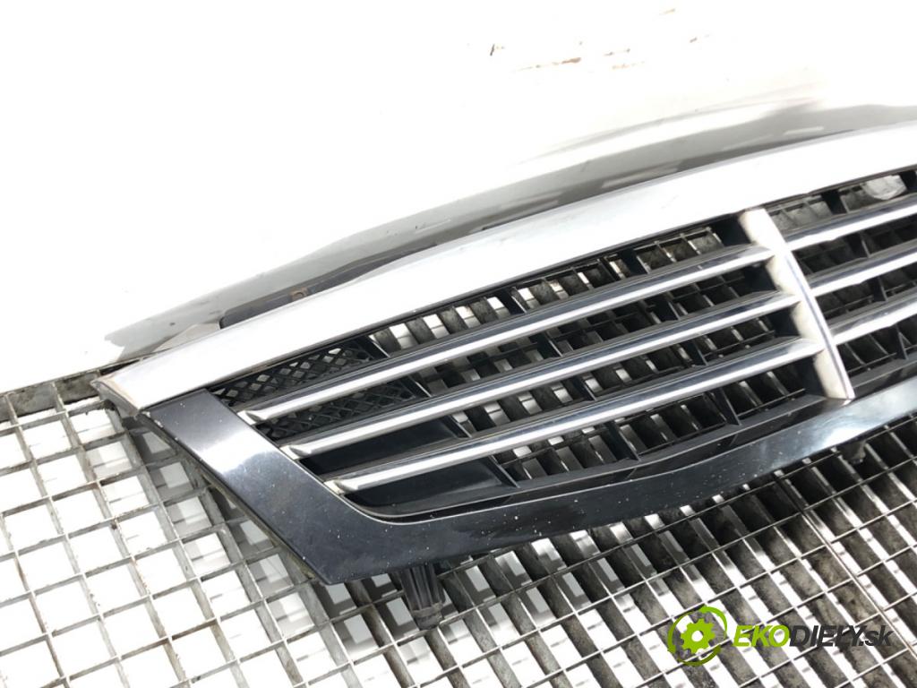 SSANGYONG REXTON / REXTON II (GAB_) 2002 - 2022    2.7 Xdi 121 kW [165 KM] olej napędowy 2005 - 2006  mřížka maska 79460-08000 (Mřížky (masky) chladičů)