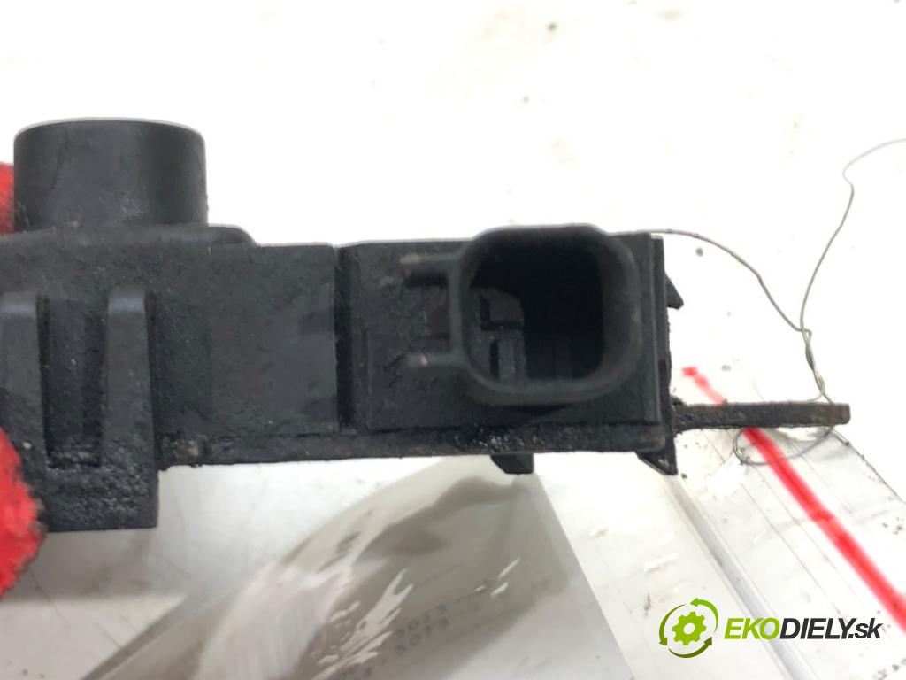 FORD FOCUS II (DA_, HCP, DP) 2004 - 2013    1.6 TDCi 66 kW [90 KM] olej napędowy 2005 - 2012  zámok kapoty predný