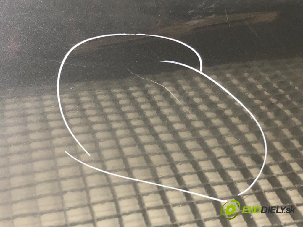 SEAT IBIZA IV liftback 2010 63 kW 1.4 1390 Dvere pravy zad